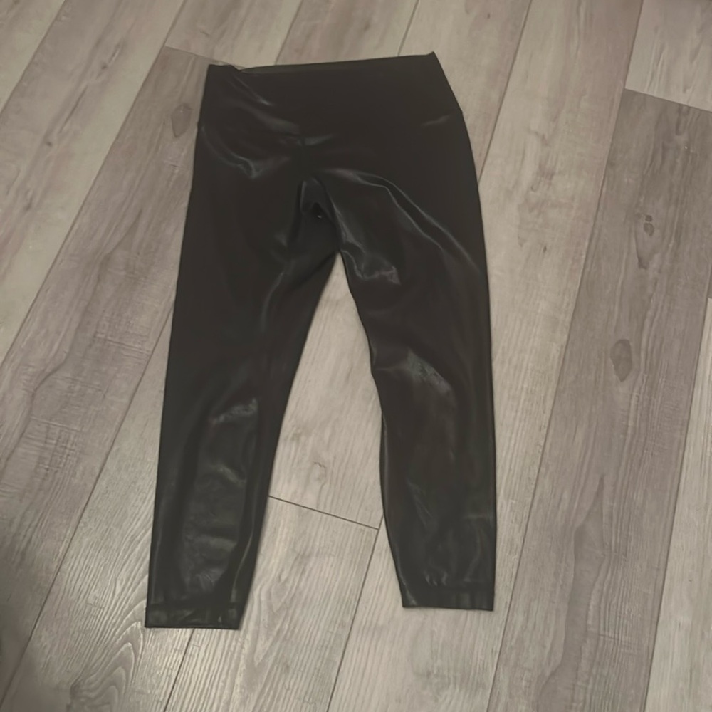 Lululemon Black shiny High-Waisted Leggings 12